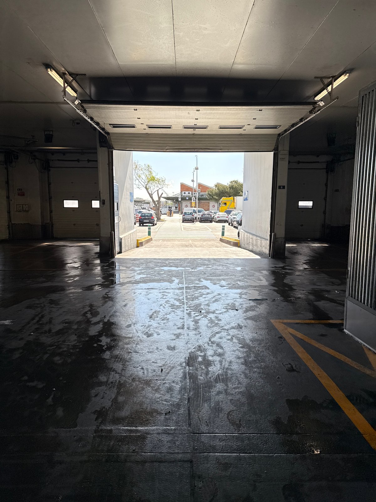Morning activity captured at Barcelona warehouse facility