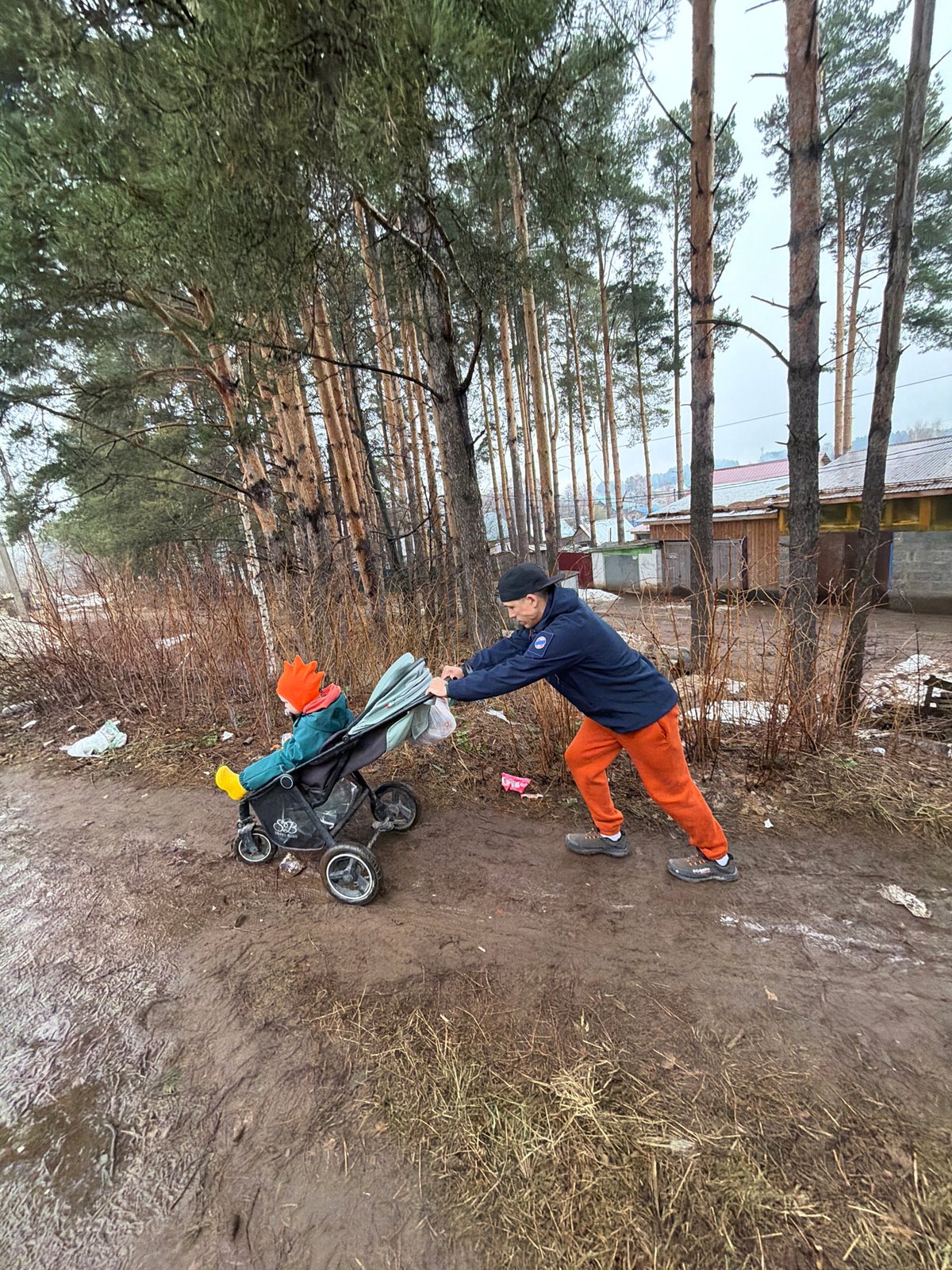 Spring afternoon moments captured in Chaikovsky, Russia