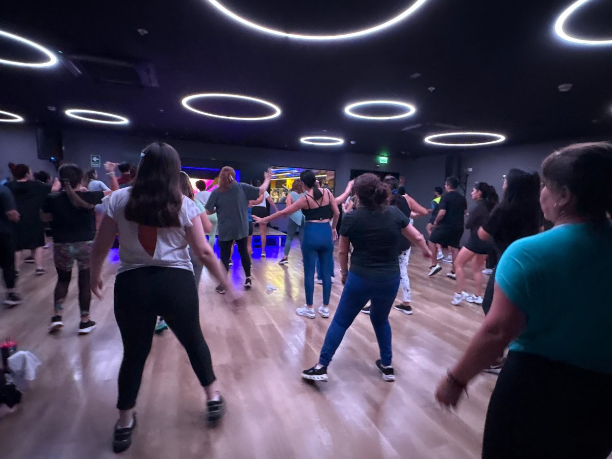 Late-night fitness class held in San Isidro studio