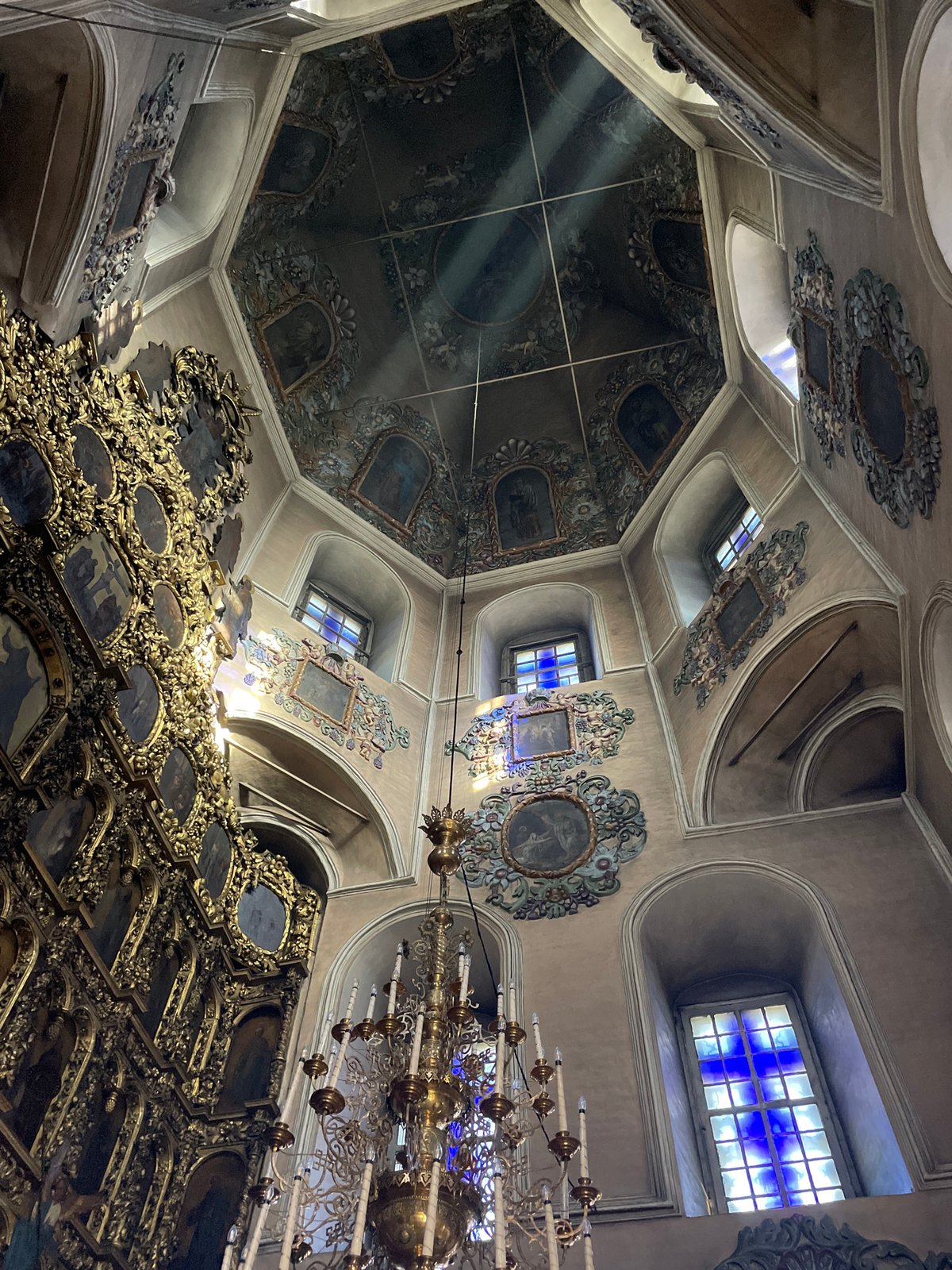 Tourist documents ornate religious architecture and restaurant visit