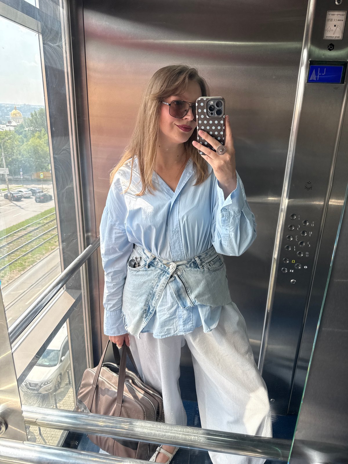 Outfit selfies and styled event prep in Izhevsk