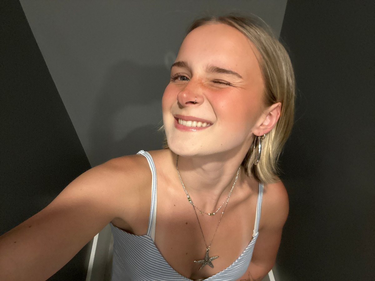 Woman documents night out with bathroom selfies in Whistler