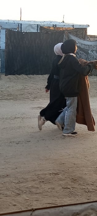 Daily life documented in Khan Yunis temporary settlement