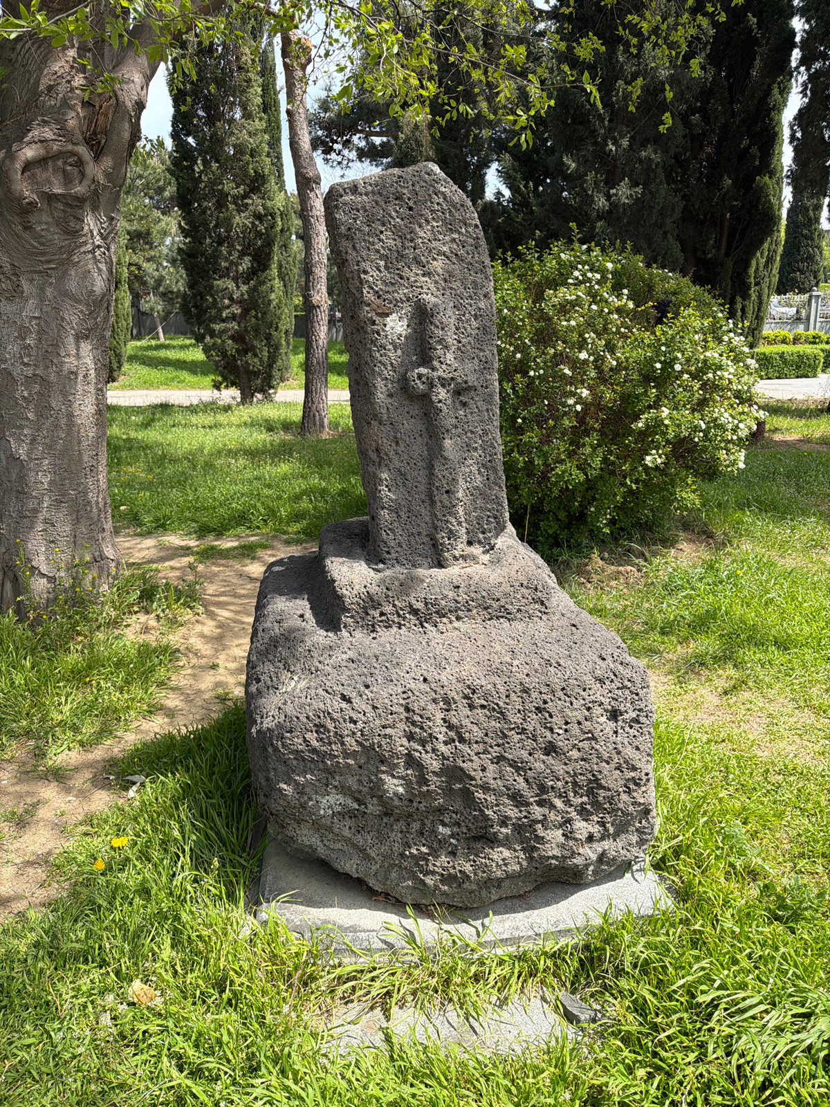 Stone cross monument observed in Tbilisi memorial park
