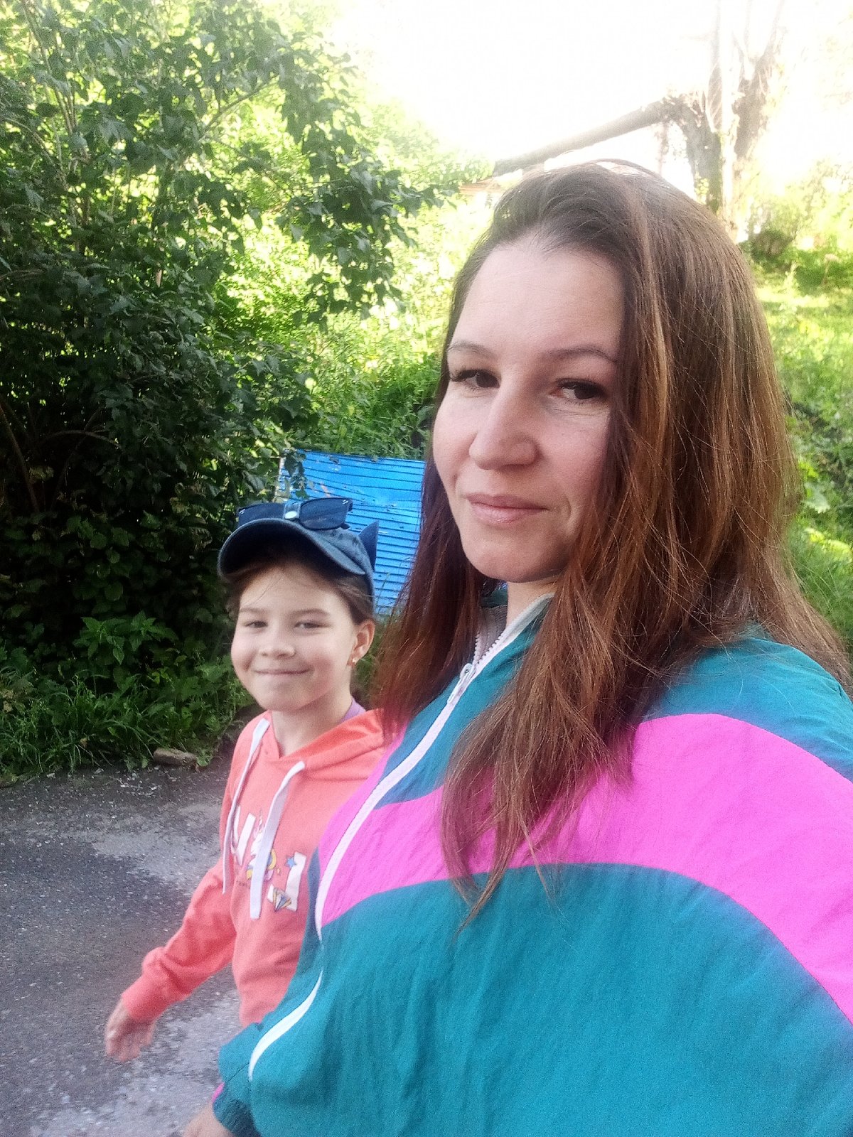 Summer morning walk through Zlatoust's streets and greenery