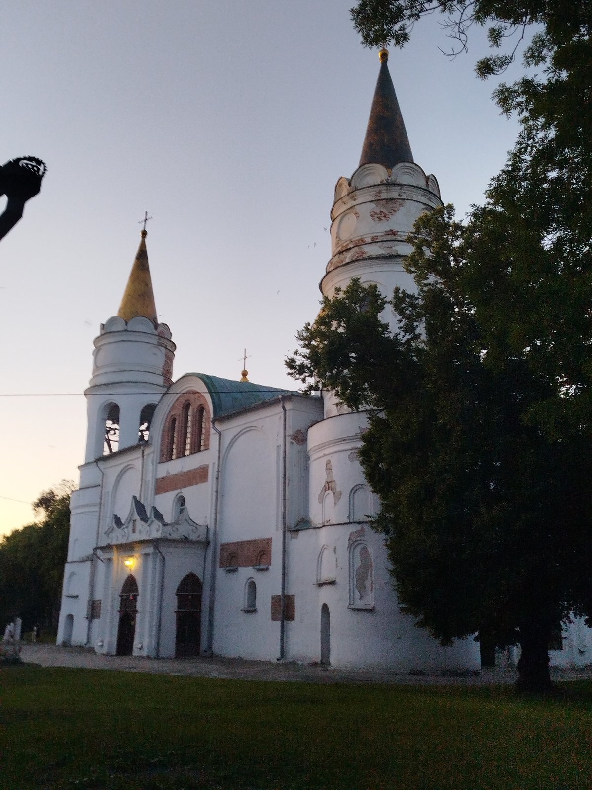 Summer evening stroll through Chernihiv's historic churches and parks