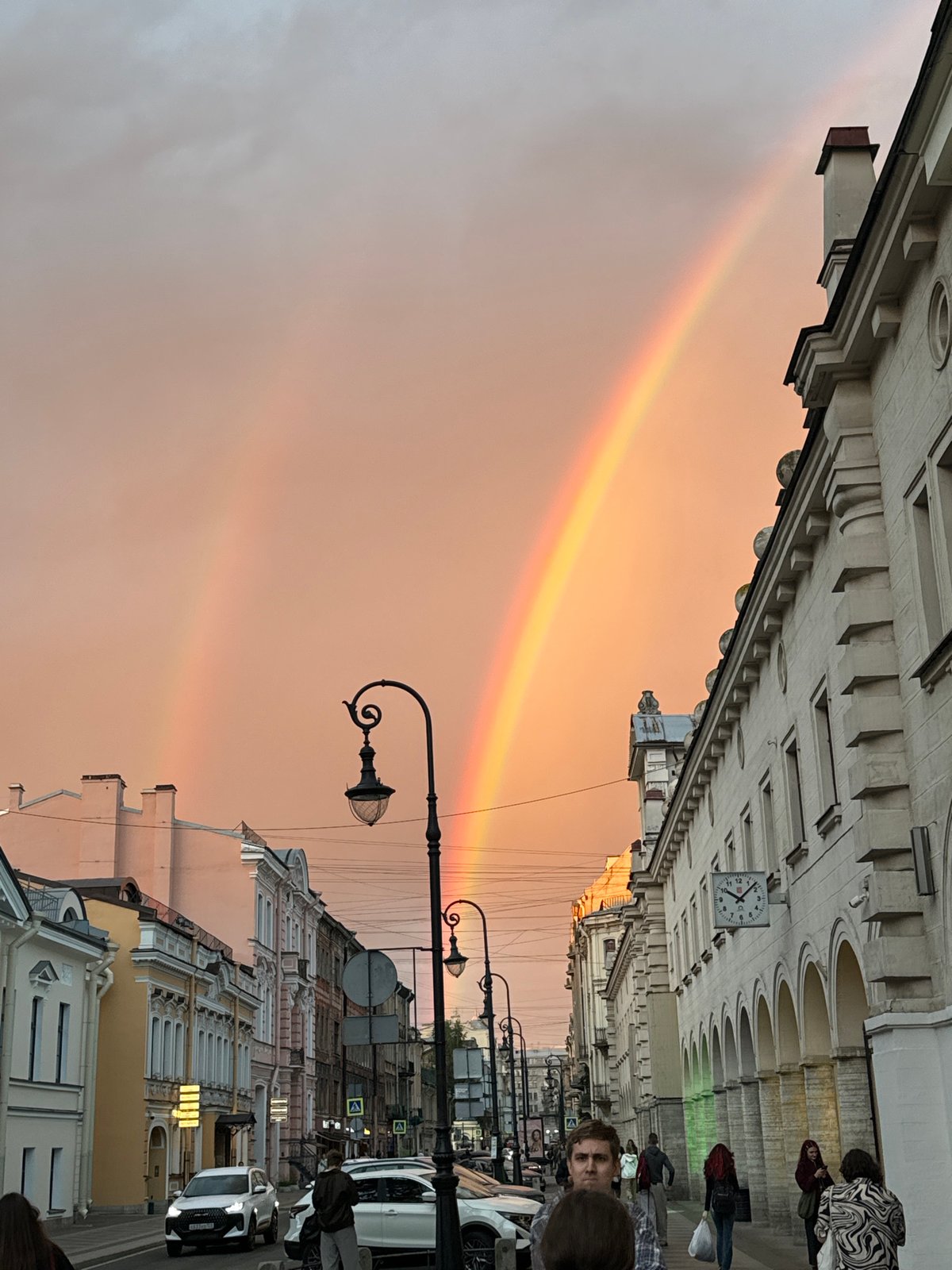 Saint Petersburg in bloom: roses, rainbows, and golden-hour streets