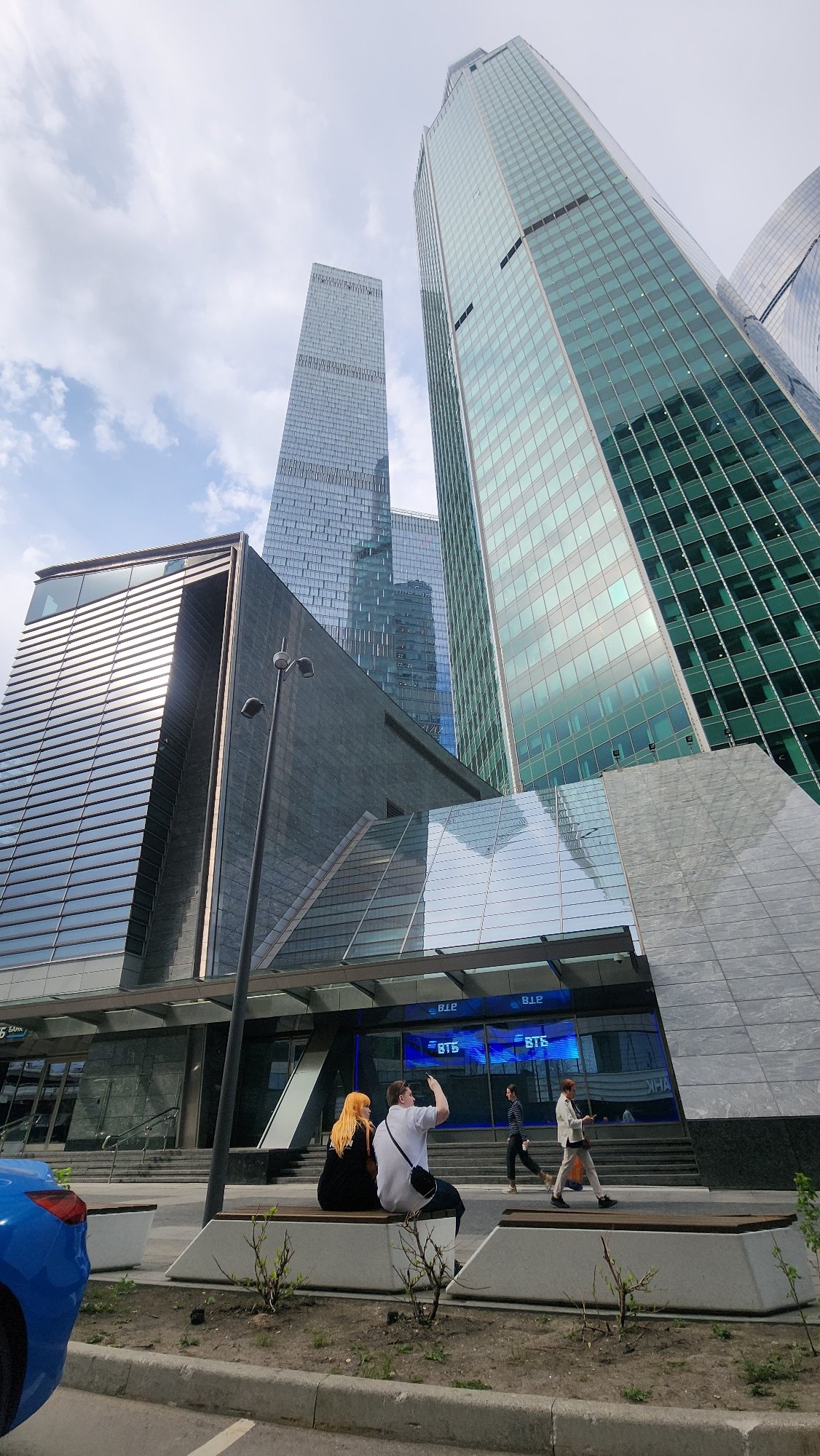 Daily life documented in Moscow's business district