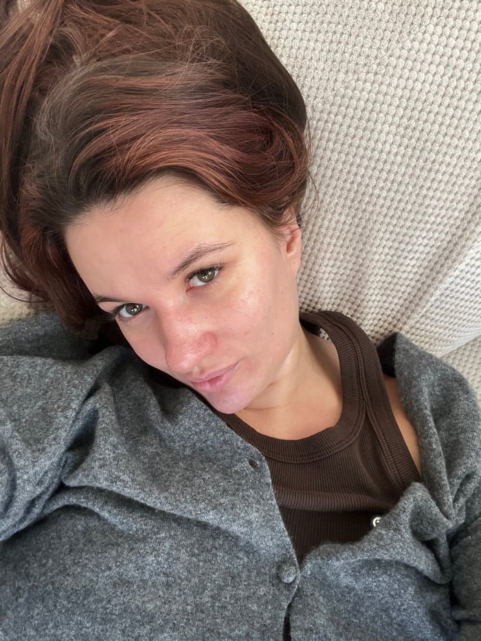 Woman documented in multiple Budva locations over afternoon