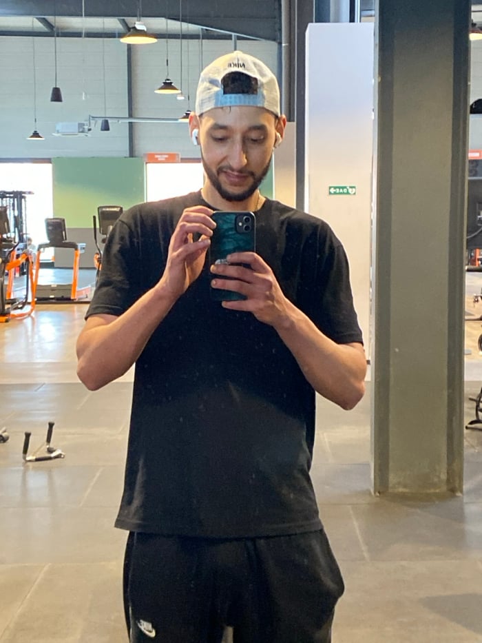 Gym workout session documented in Hœnheim, France