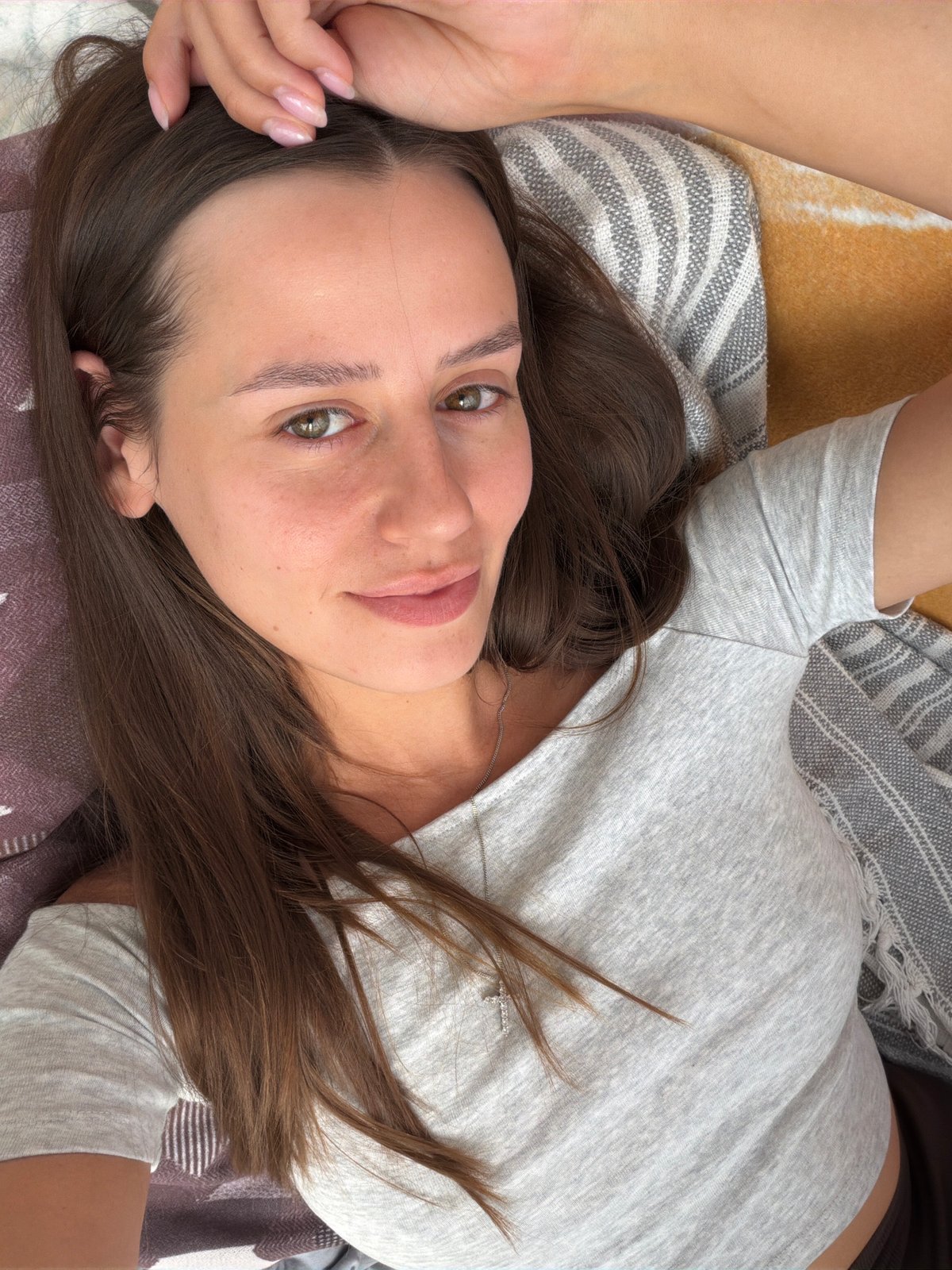 Casual home portraits and interior details in Krasnoyarsk