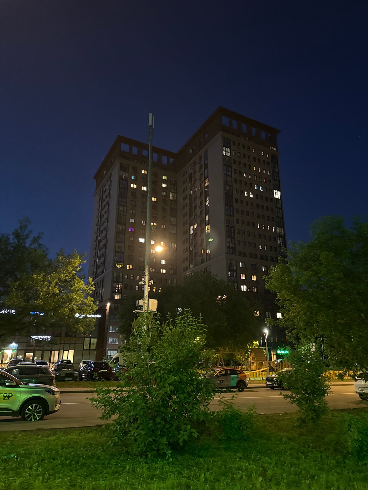 Unknown witness documents nighttime Moscow scenes across multiple districts