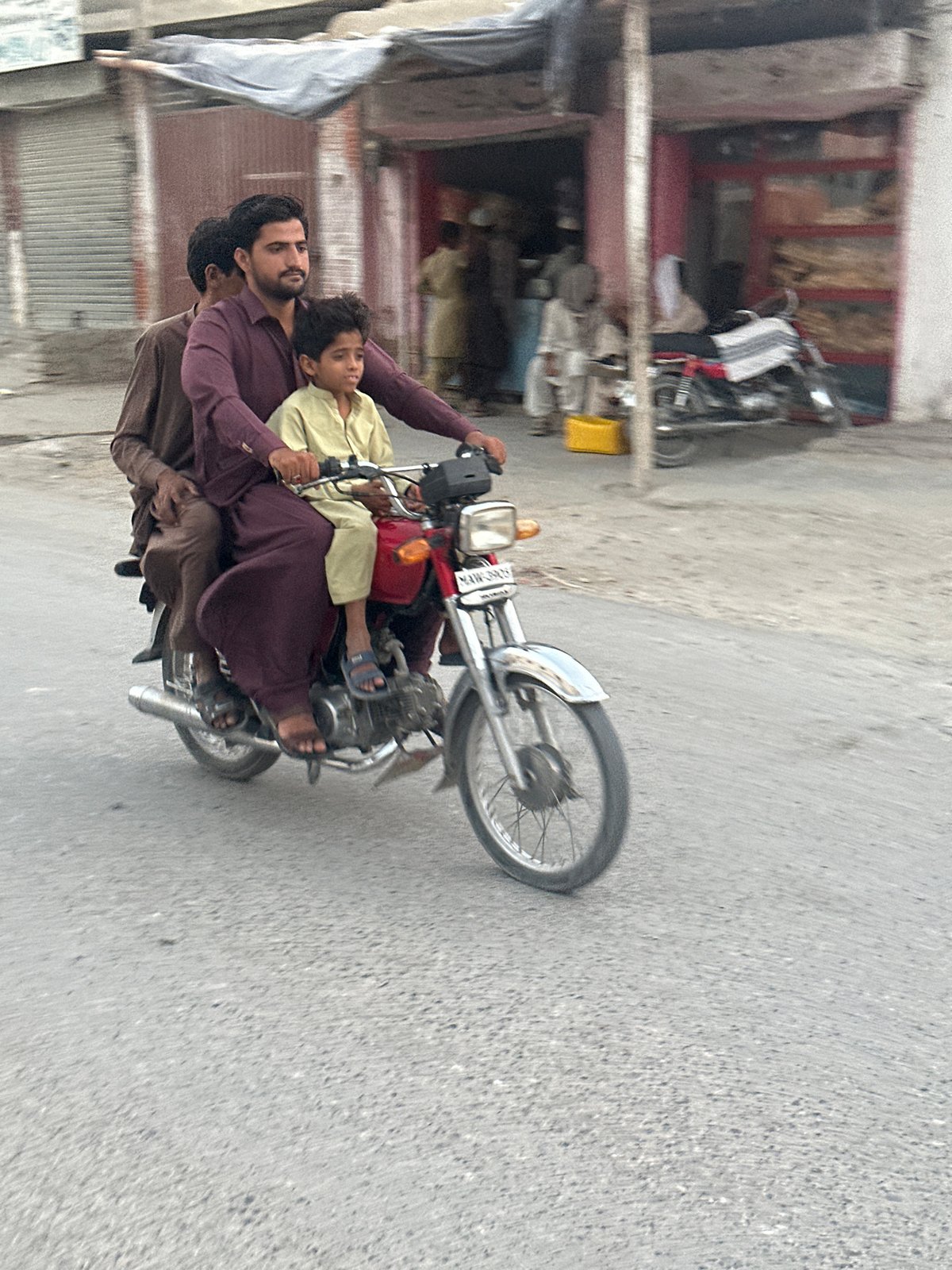 Everyday street activity in Quetta, August 2026