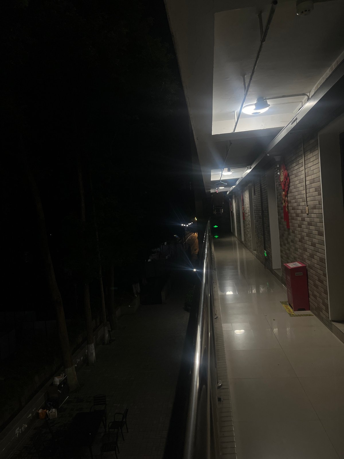 Night walk documented through Yuzhong District urban streets
