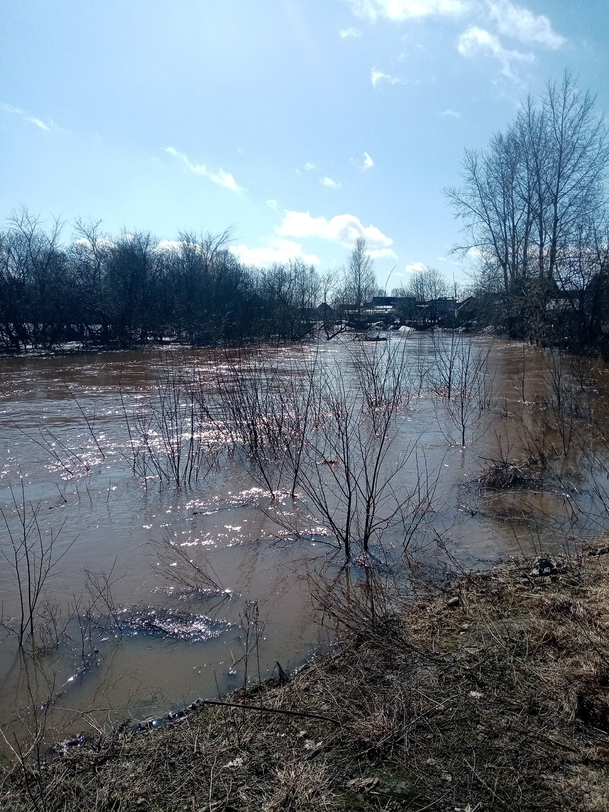 Spring flooding documented in Igra, Russia
