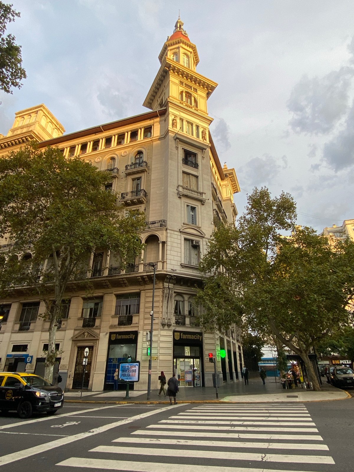 Peronist retirees march through central Buenos Aires