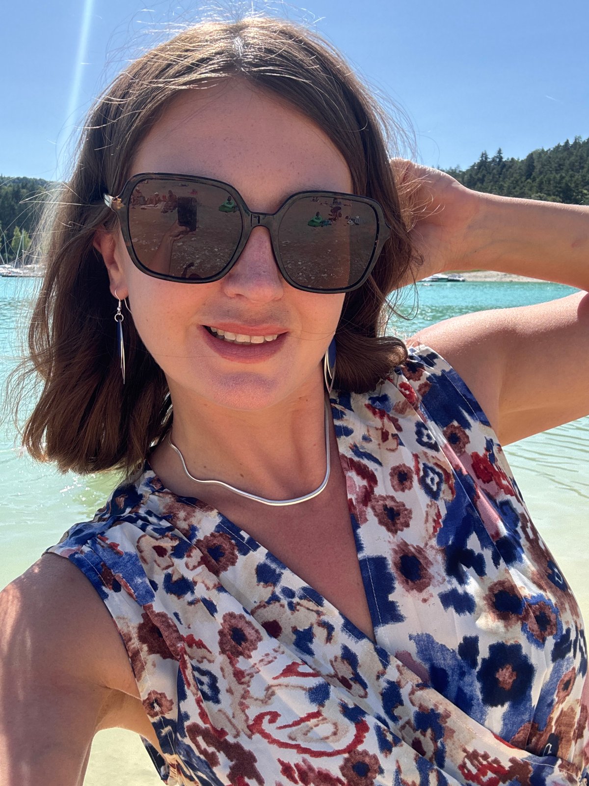 Sunny afternoon at Lac de Vouglans, swimming and lakeside selfies