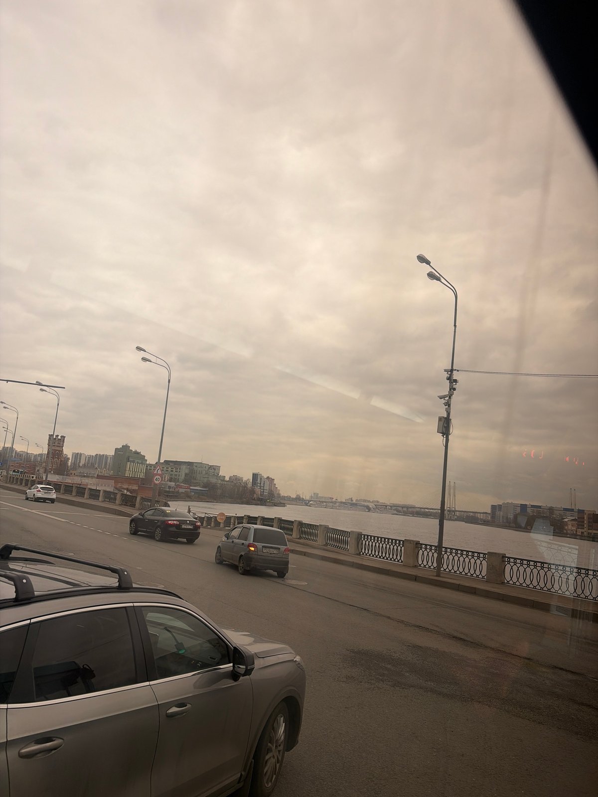 Witness documents brief journey through overcast Saint Petersburg streets