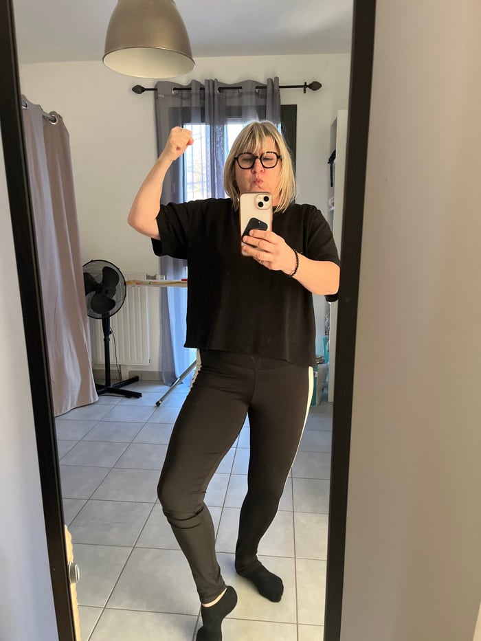 Woman documents evening routine at French home over four hours