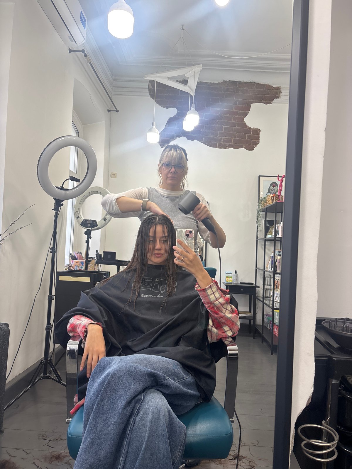 Morning scenes captured at Krasnoyarsk salon and Justice statue