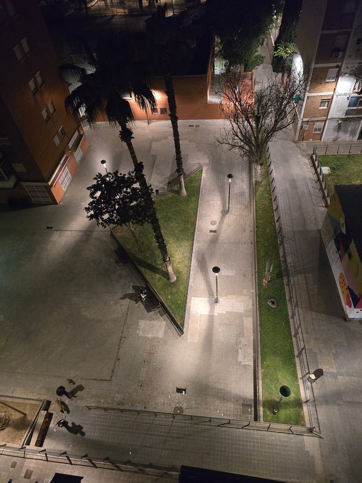 Evening documentation of urban life in Cornellà de Llobregat