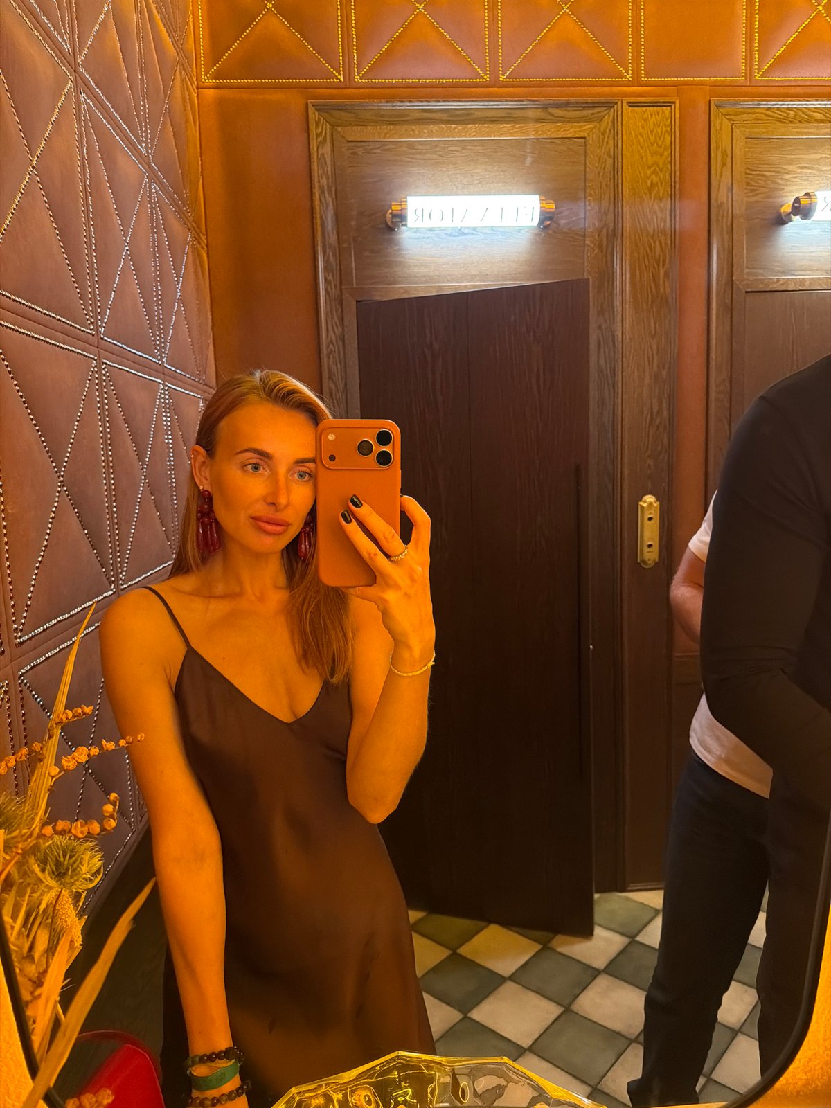 Social gathering documented at Krasnoyarsk restaurant Friday evening