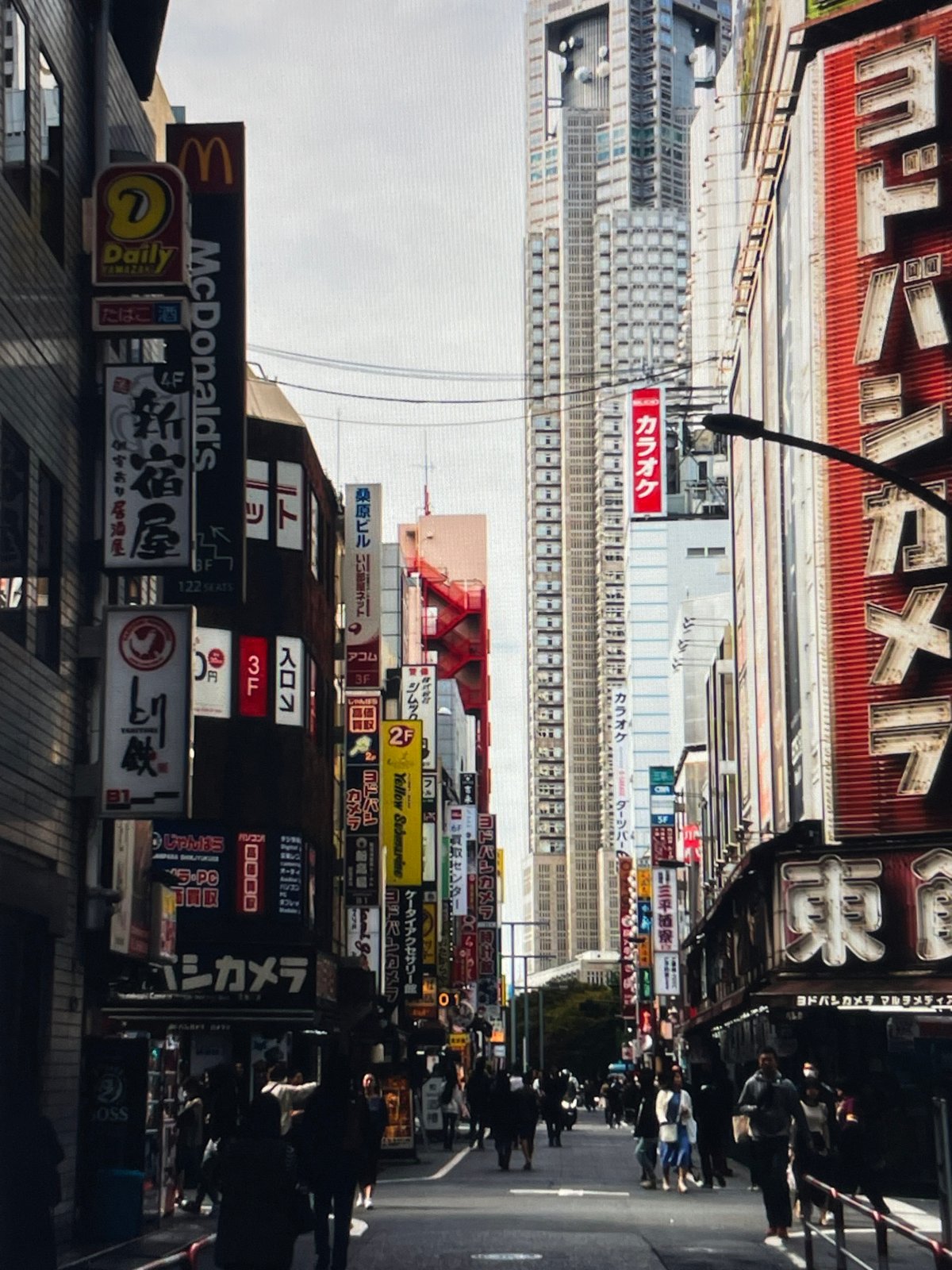 Japanese city street scenes captured over four minutes