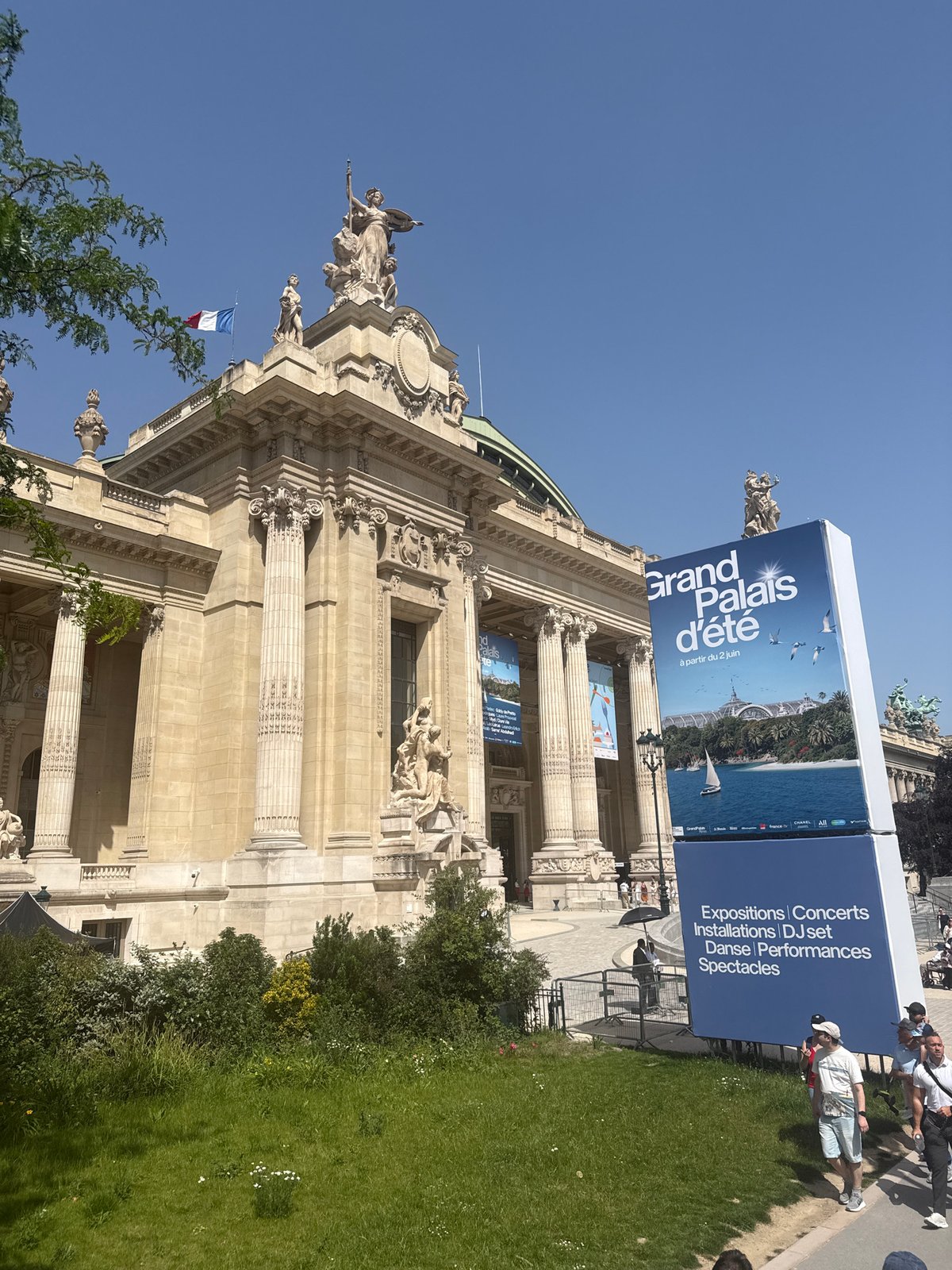 Grand Palais displays summer events signage in Paris