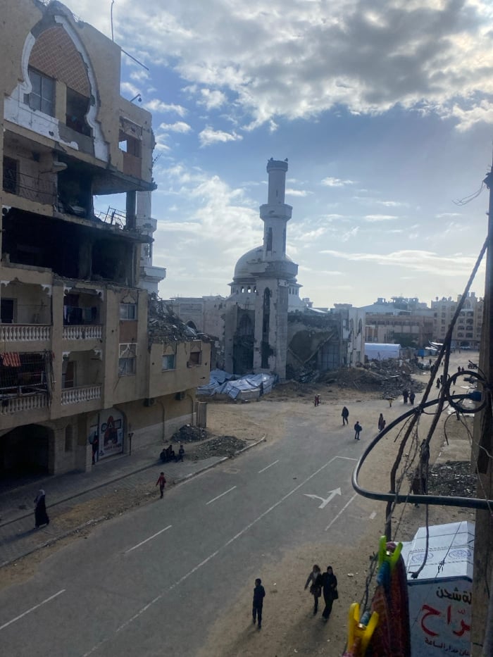 Witnesses document widespread building damage in Khan Yunis