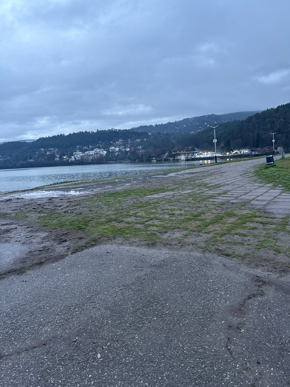 Morning recovery tracking documented at Bulgarian waterfront location