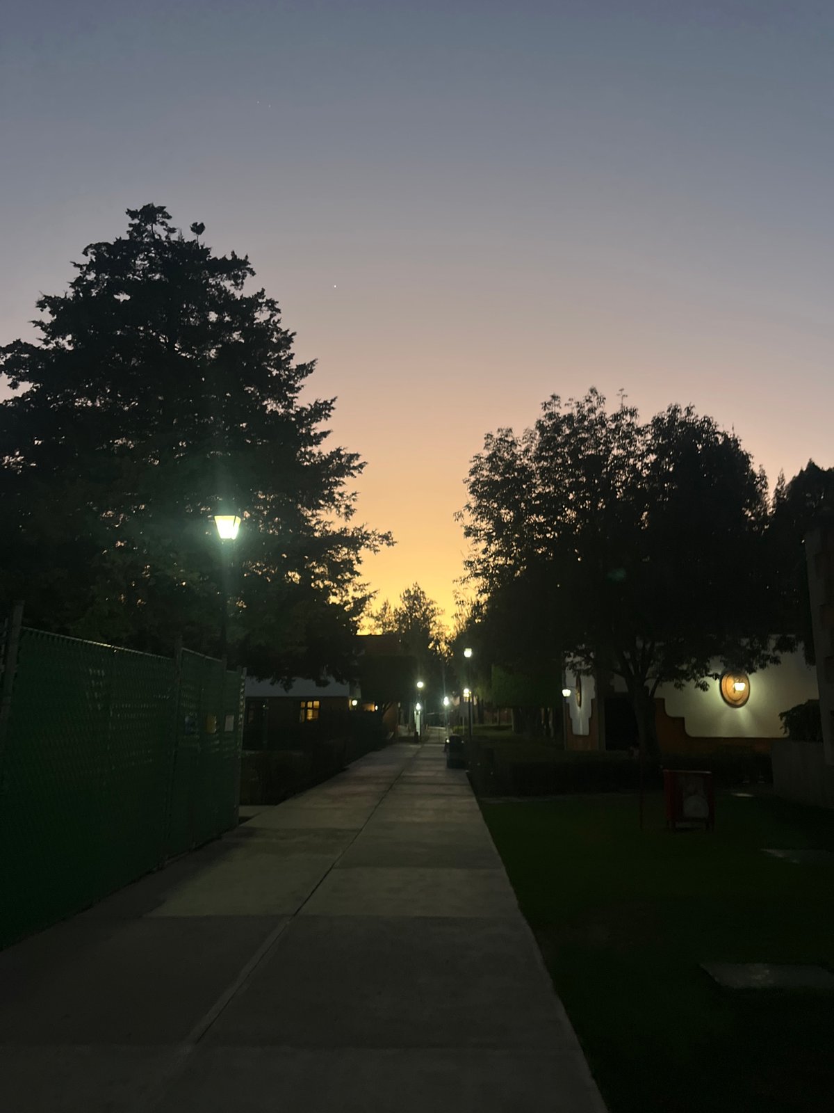 Evening moments documented across San Andrés Cholula residences