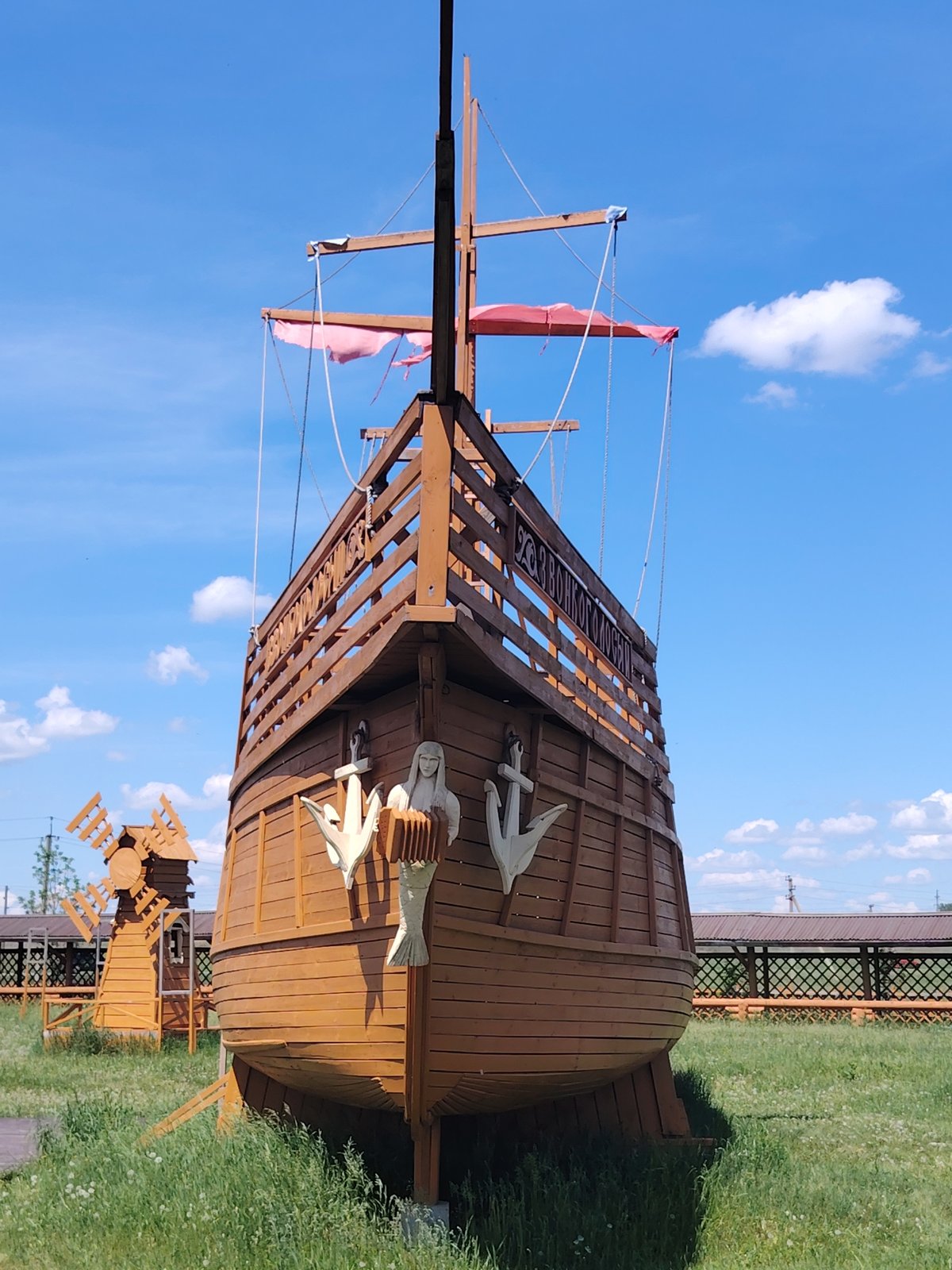 Russian village outdoor cultural exhibits documented over morning hours