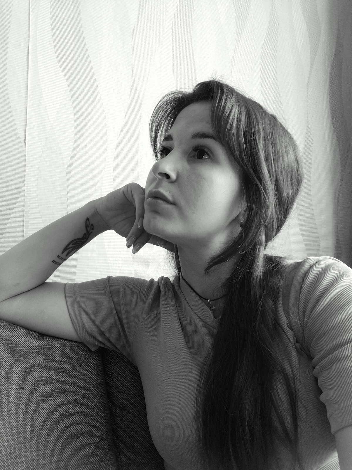 Casual portrait series across indoor and outdoor spots in Фоки