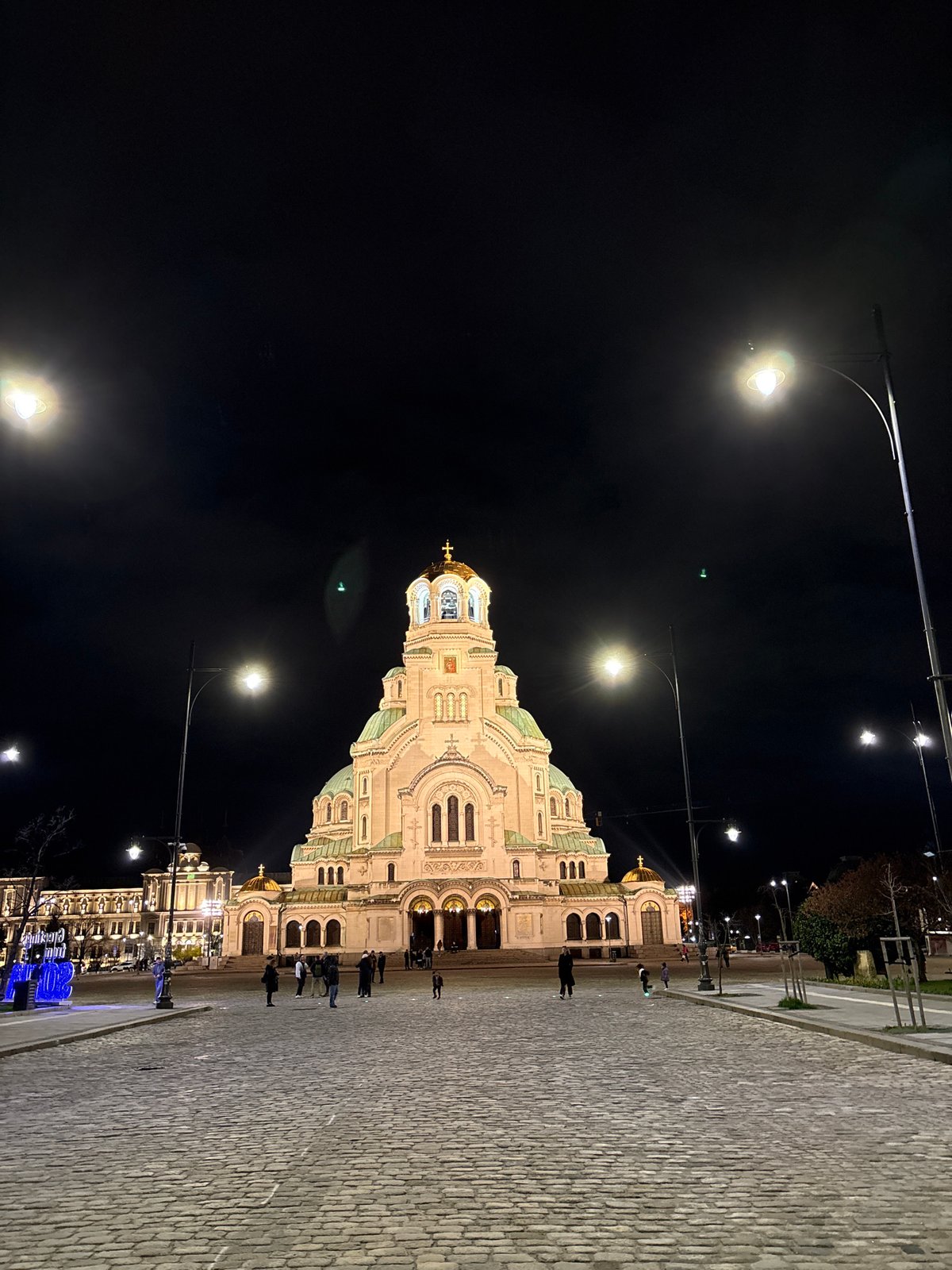 Evening scenes documented around Sofia's Alexander Nevsky Cathedral