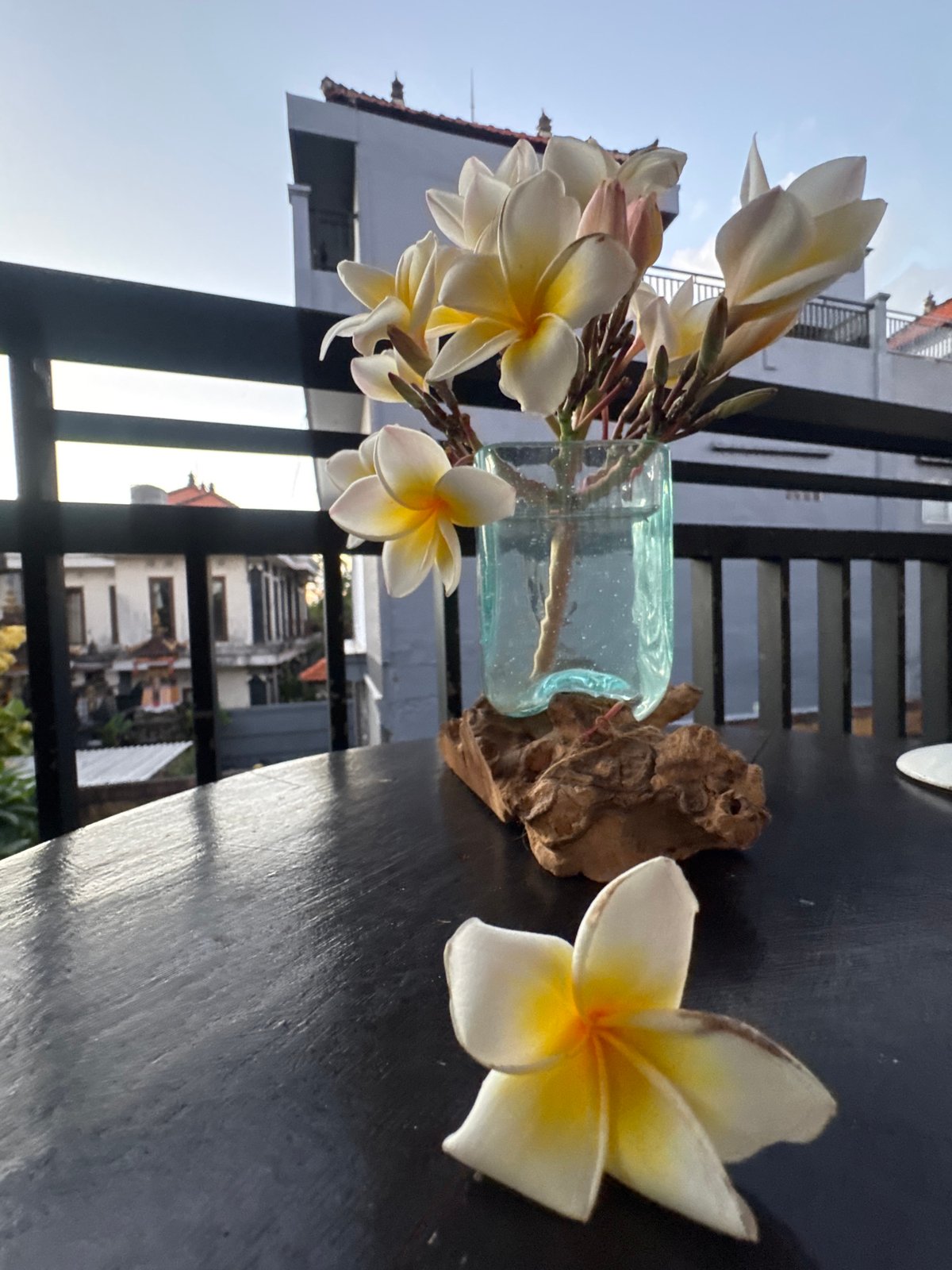 Quiet evening details around a Kuta guesthouse, Bali