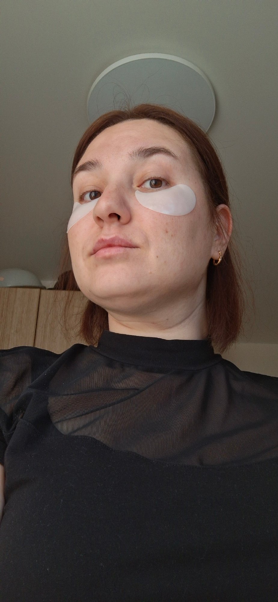 Early morning skincare routine documented in Chaikovsky, Russia