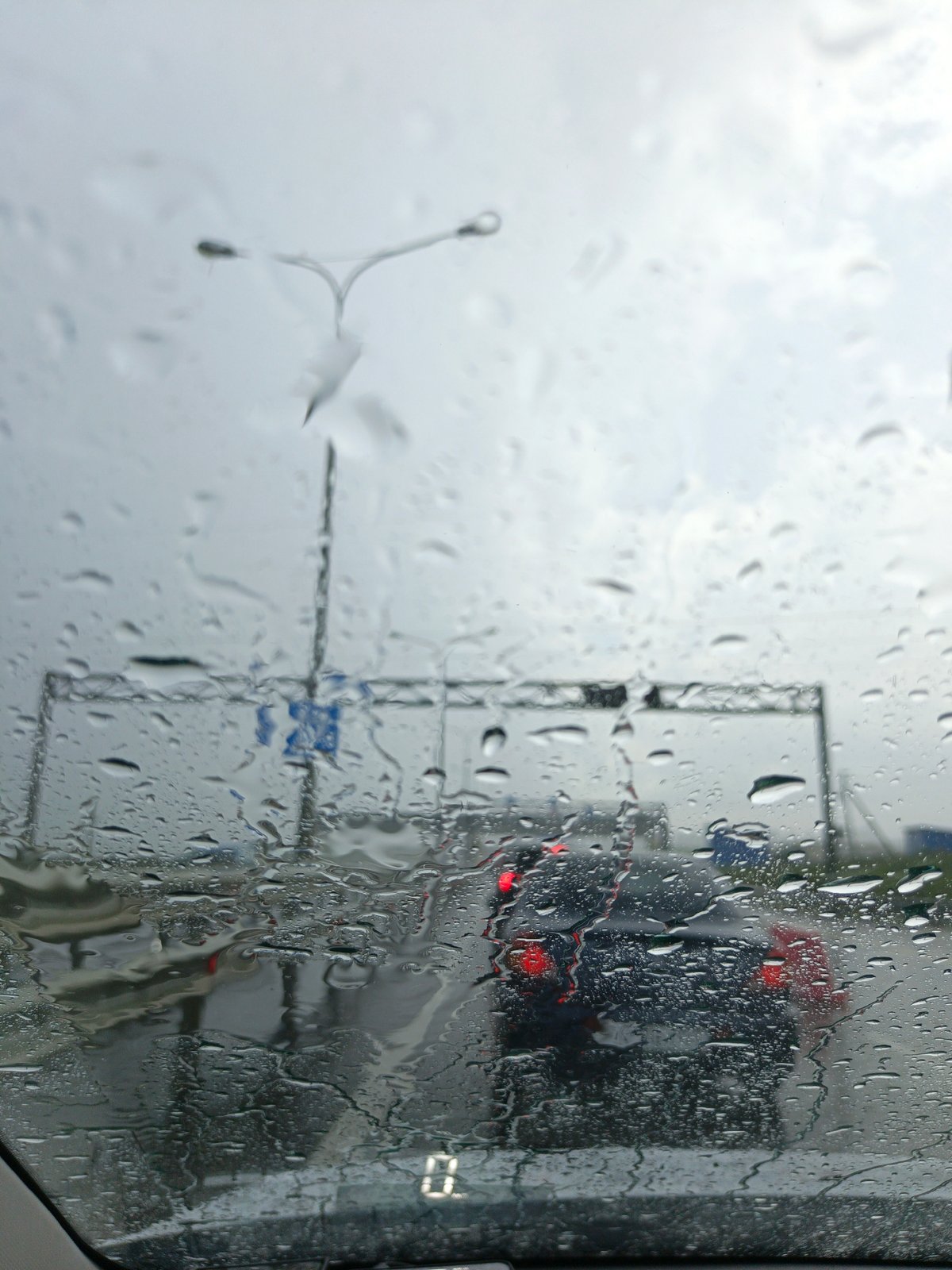 Rainy car ride through Kerch traffic
