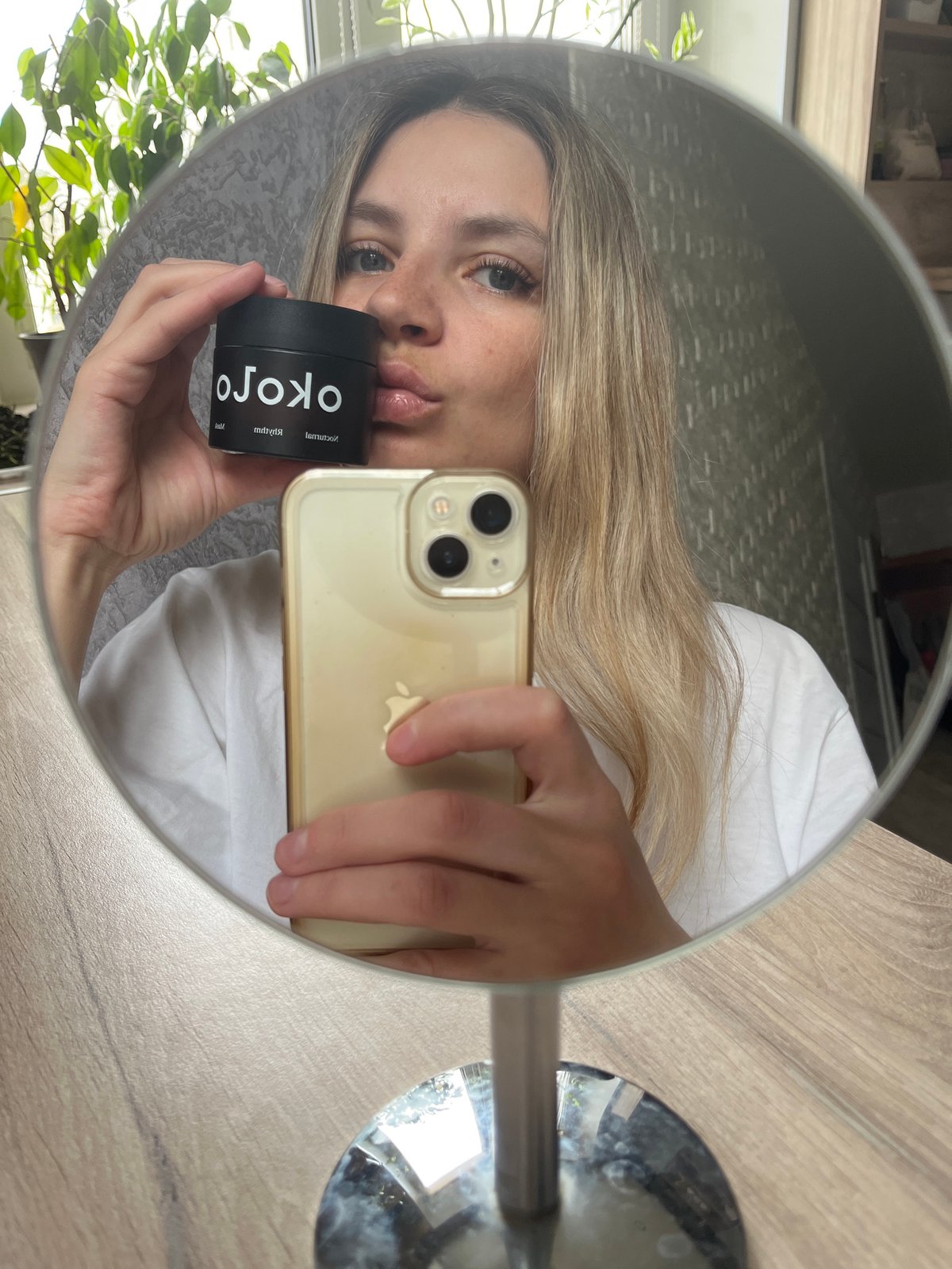 Mirror selfies with Russian jar captured in Chaikovsky