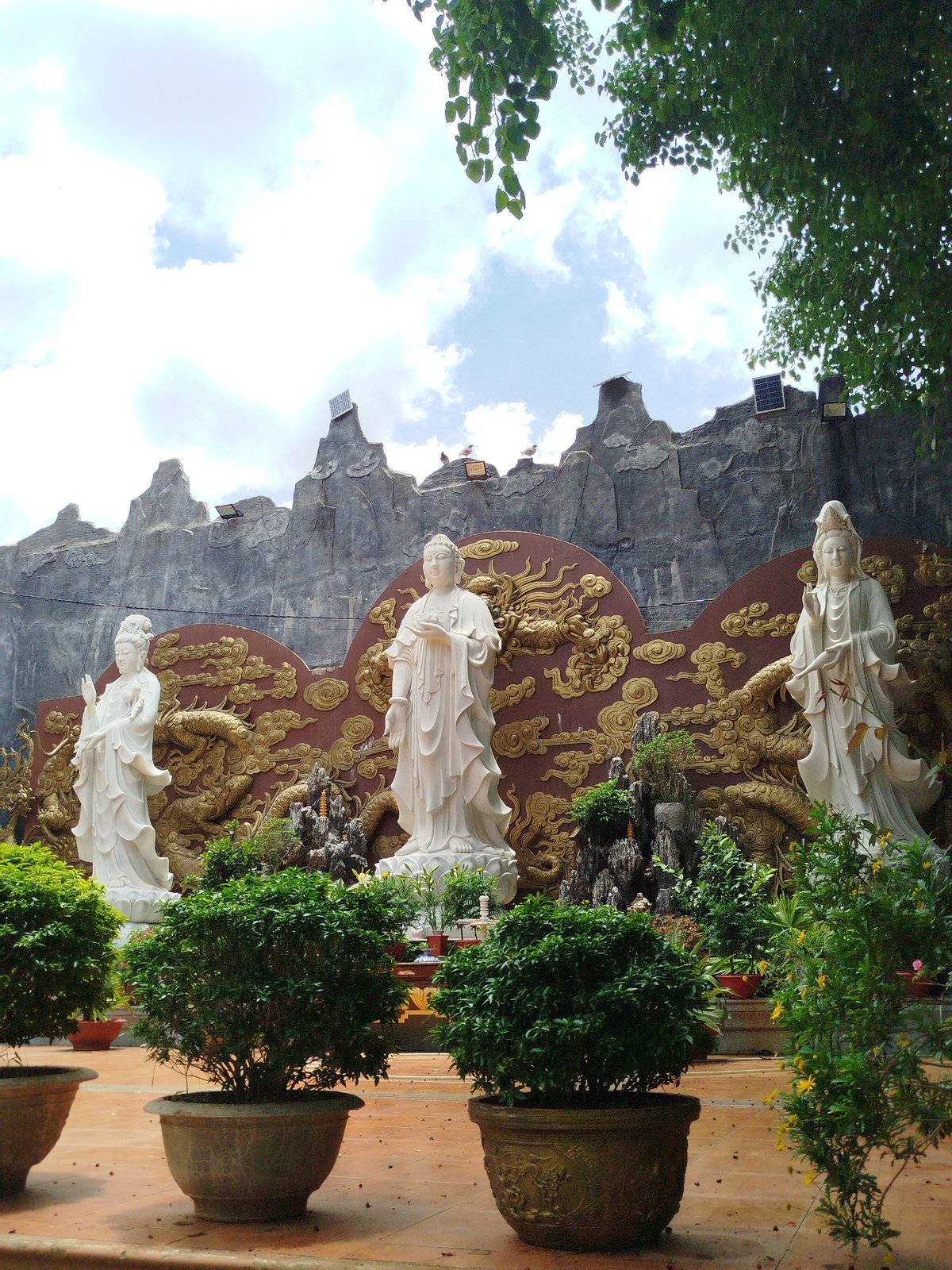 Early morning temple visit documented in Pleiku Ward, Vietnam