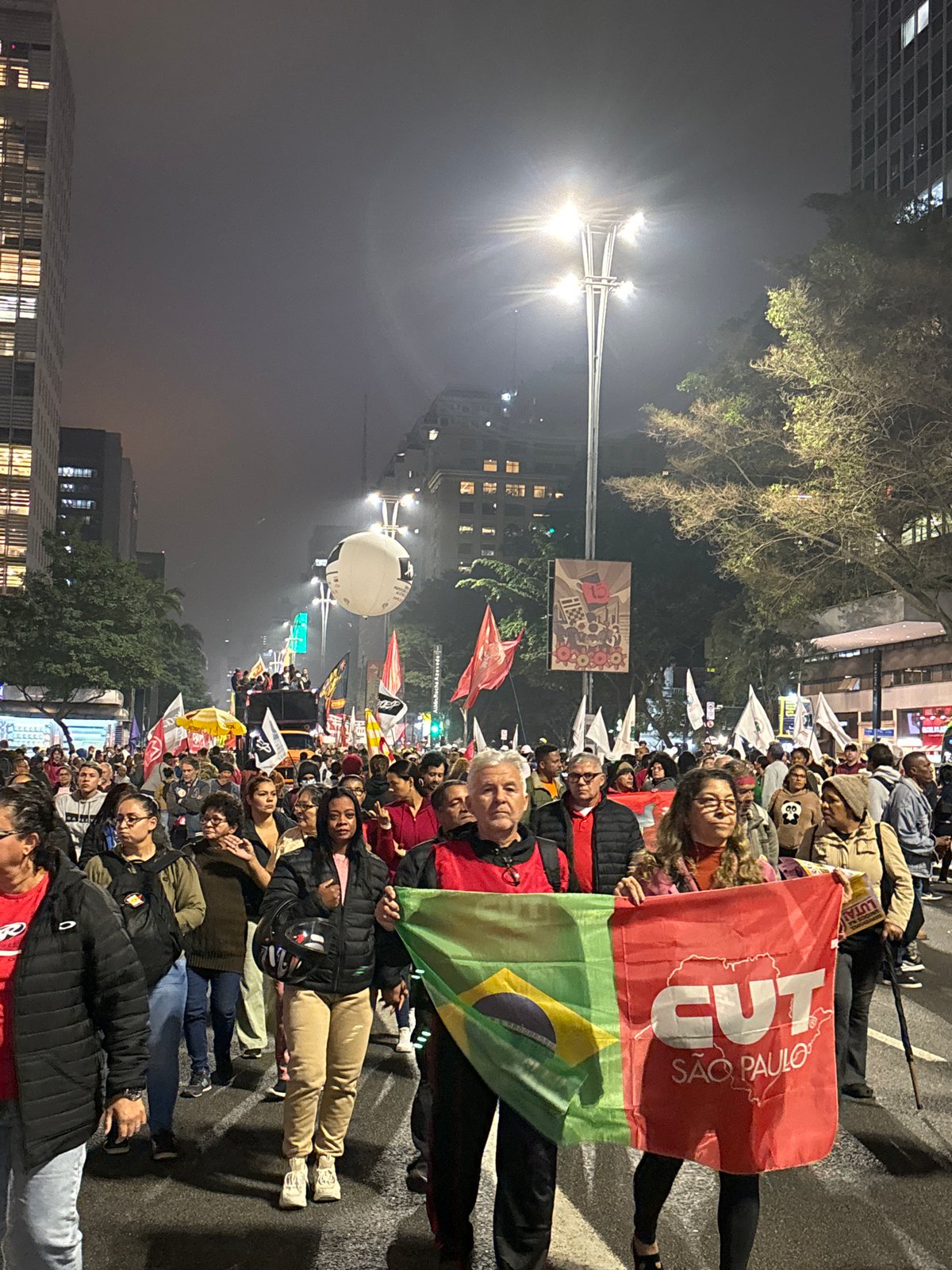 São Paulo workers protest 6x1 schedule, demand shorter hours