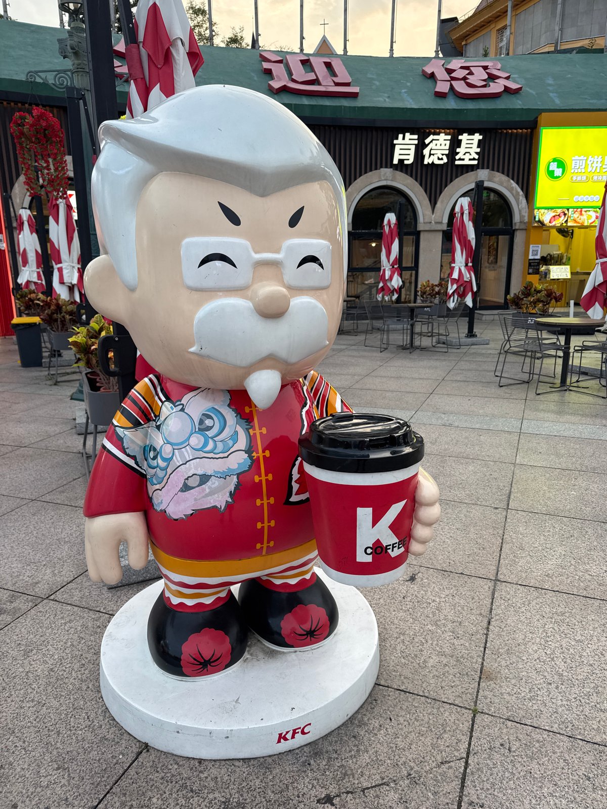 Tourist explores Window of World theme park in Shenzhen