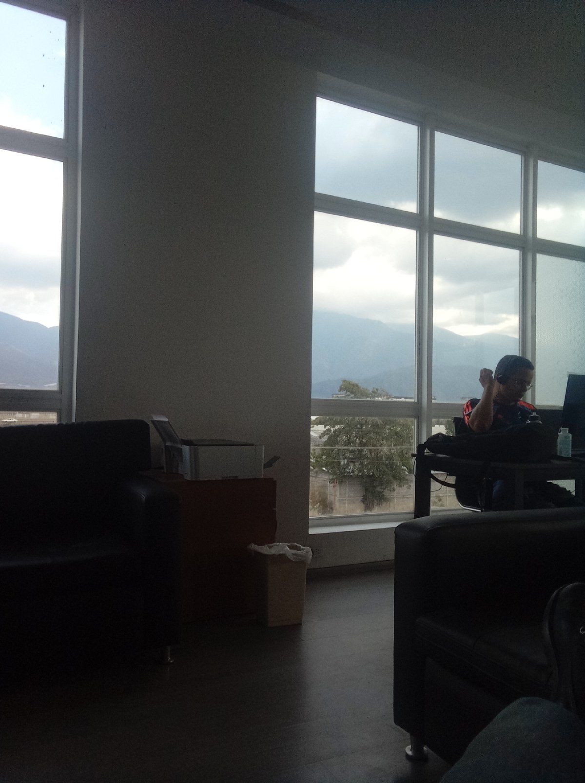 Office workers and rest break documented in Guatire