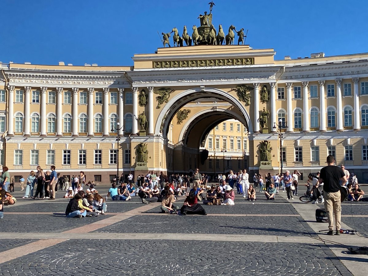 Busy summer afternoon at Palace Square, Saint Petersburg