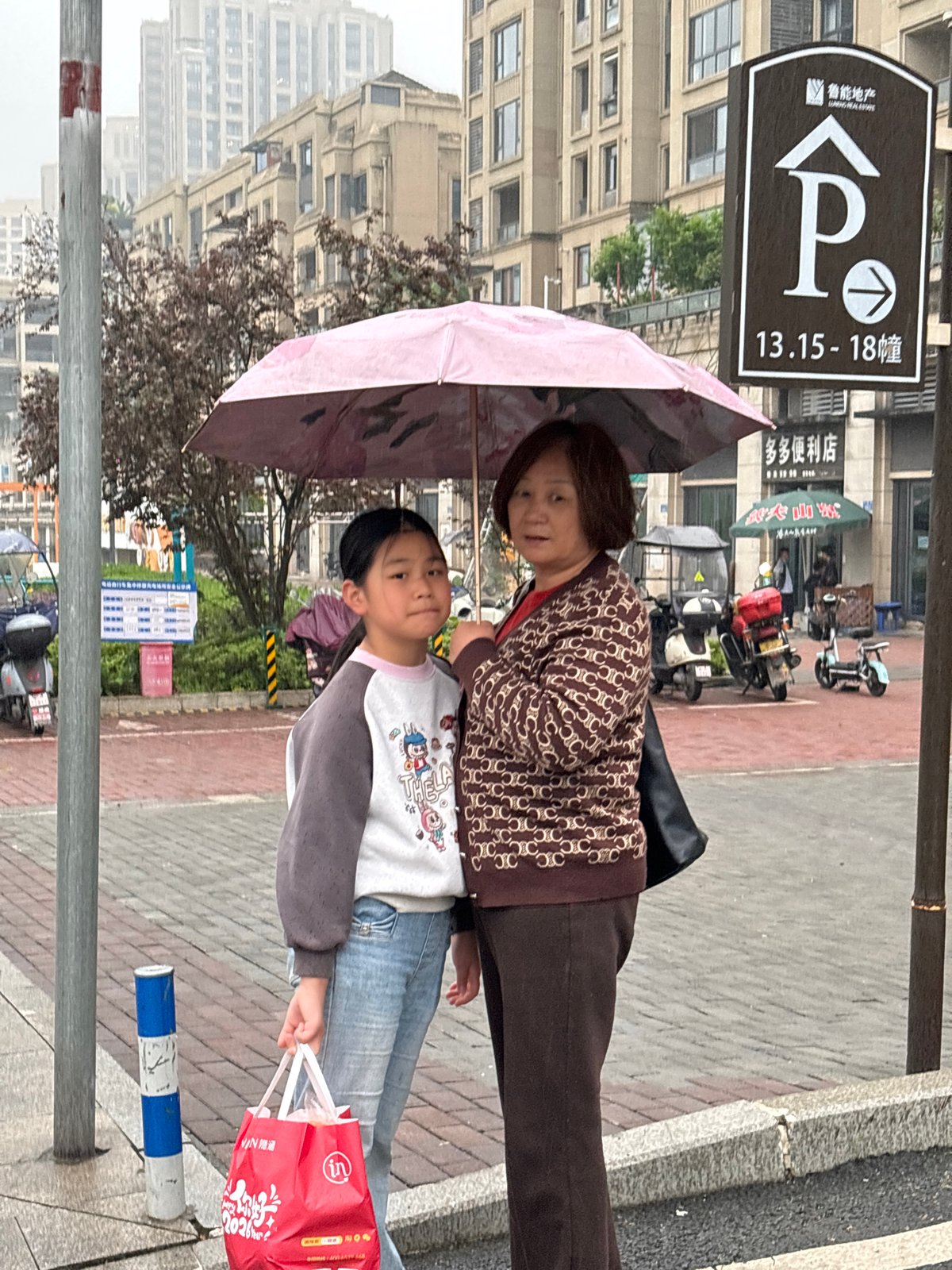 Morning street life captured across Jiangjin, China neighborhoods
