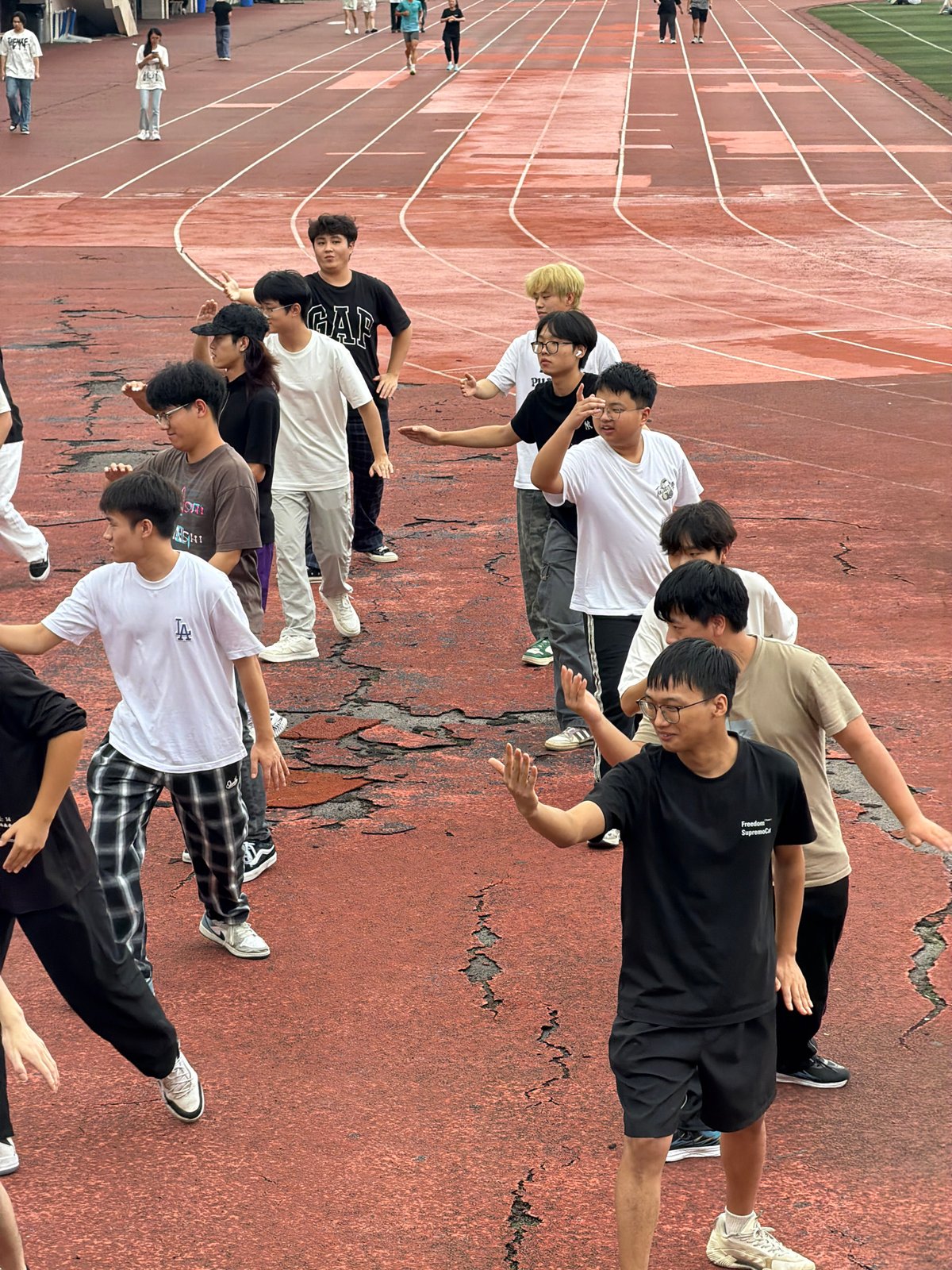 Morning activity on a Jiangjin track and campus