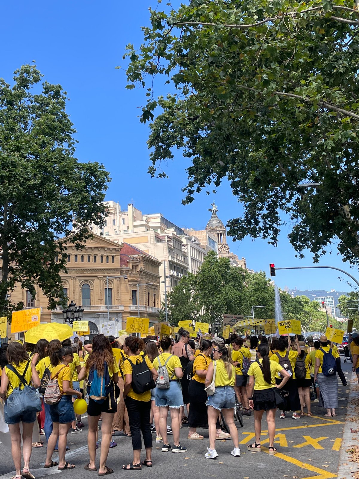 Barcelona march demands dignity and quality in public education