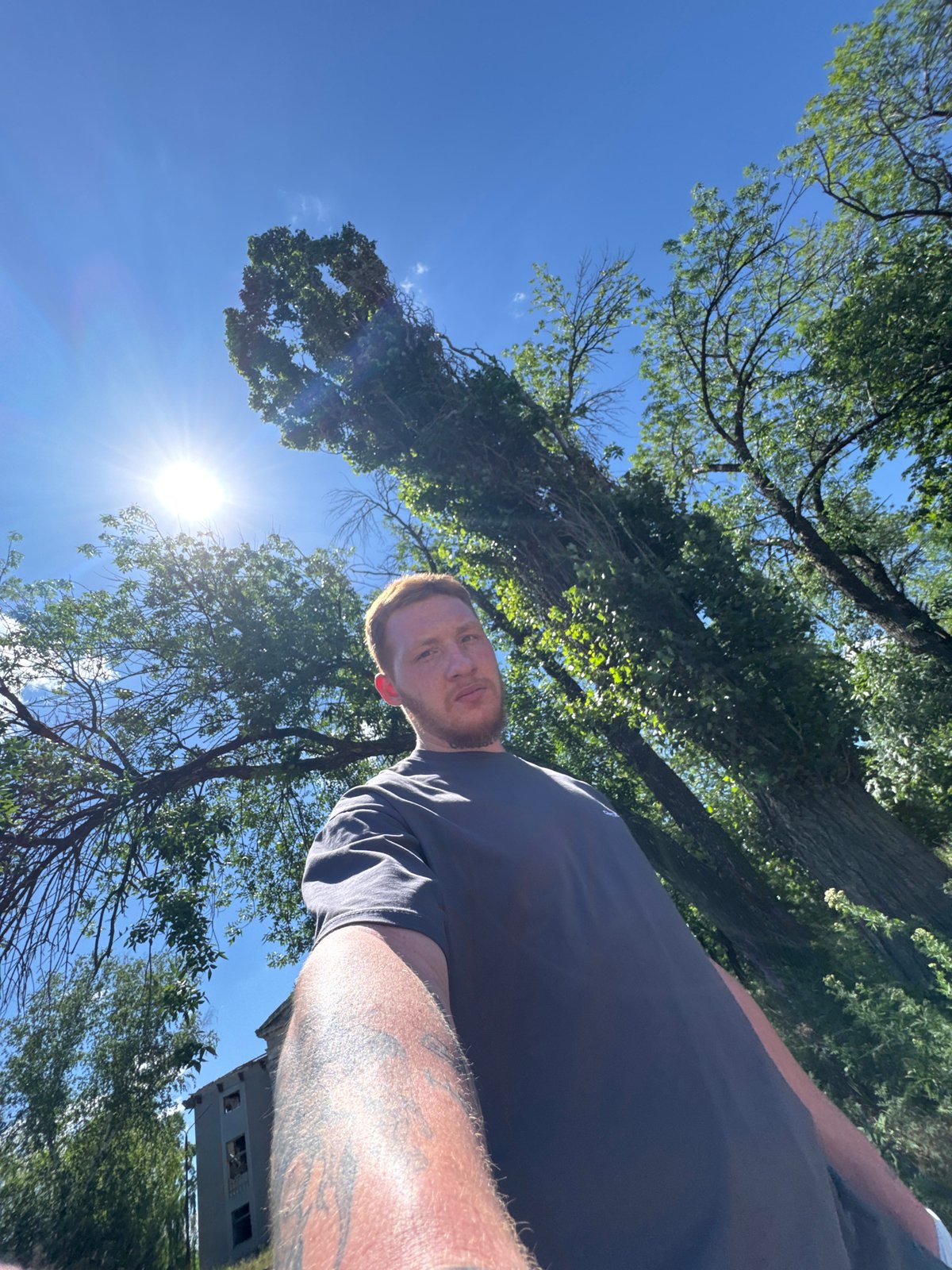 Outdoor selfie session with a few candid moments in between