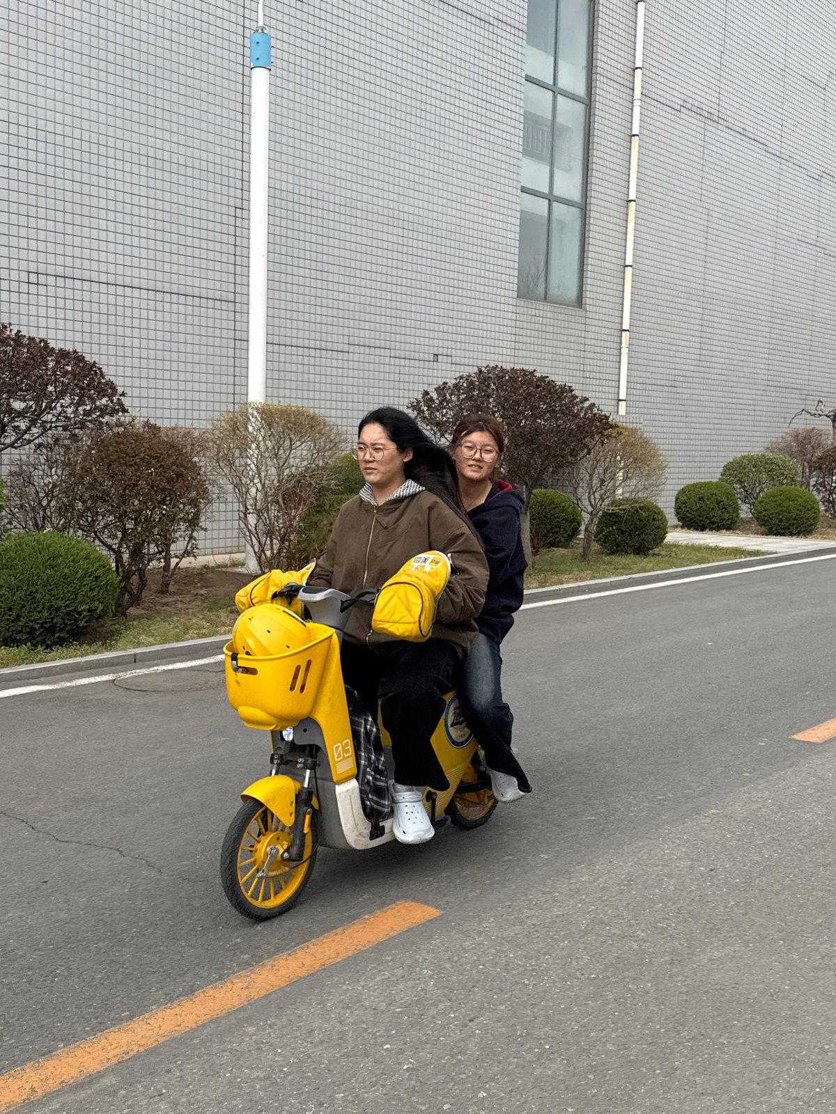 Daily street life documented in Zhongtun, China