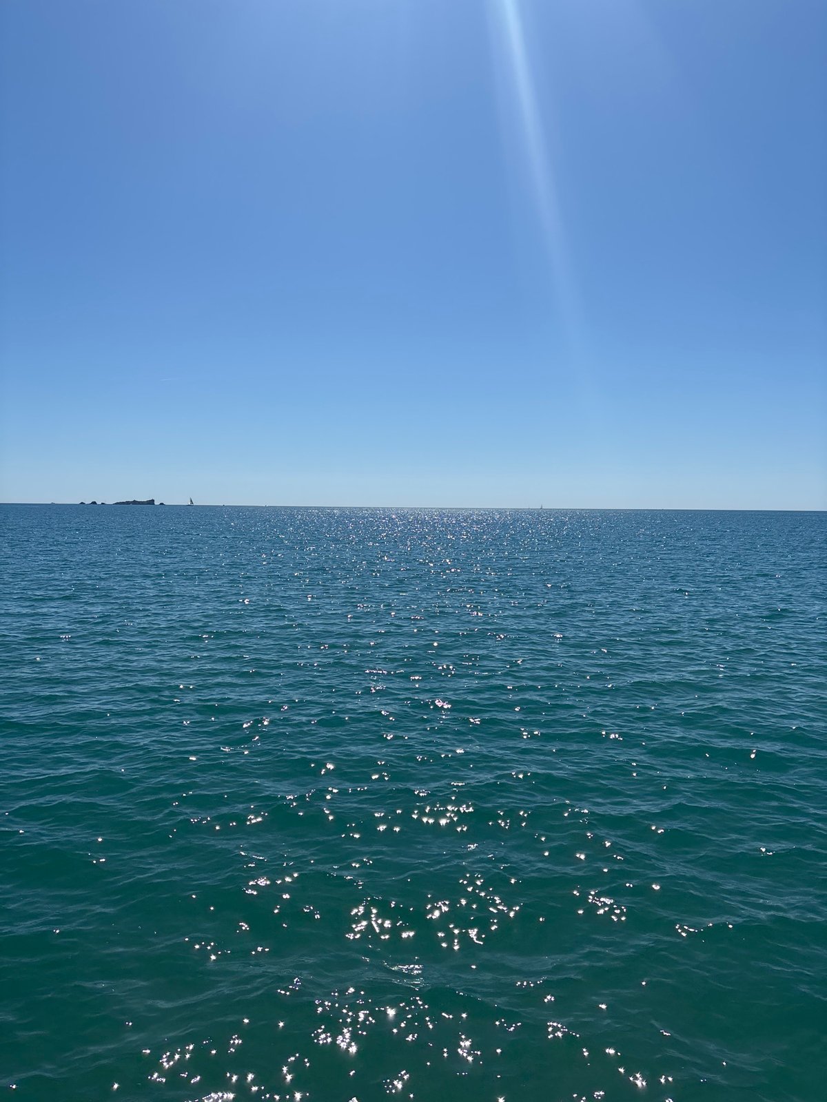 Clear skies, calm seas documented along Fréjus coastline