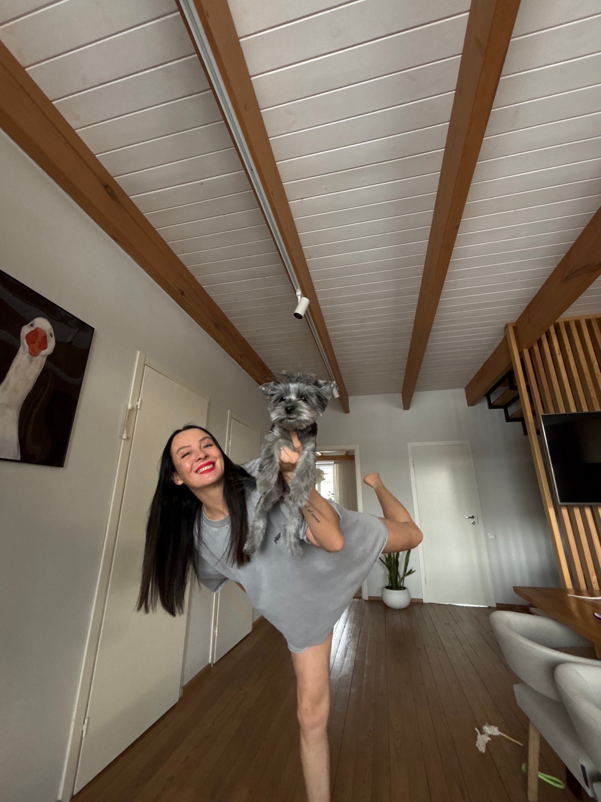 Woman documents morning activities across Chaikovsky, Russia locations